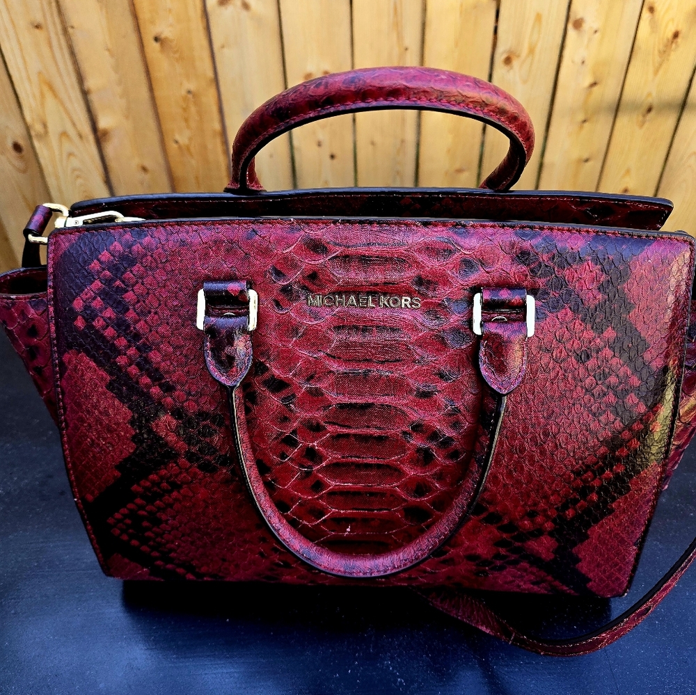 Stunning Michael Kors red snake print handbag w/ shoulder strap and dust bag/New